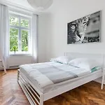Style4Rent Sunny Old Town Apartments
